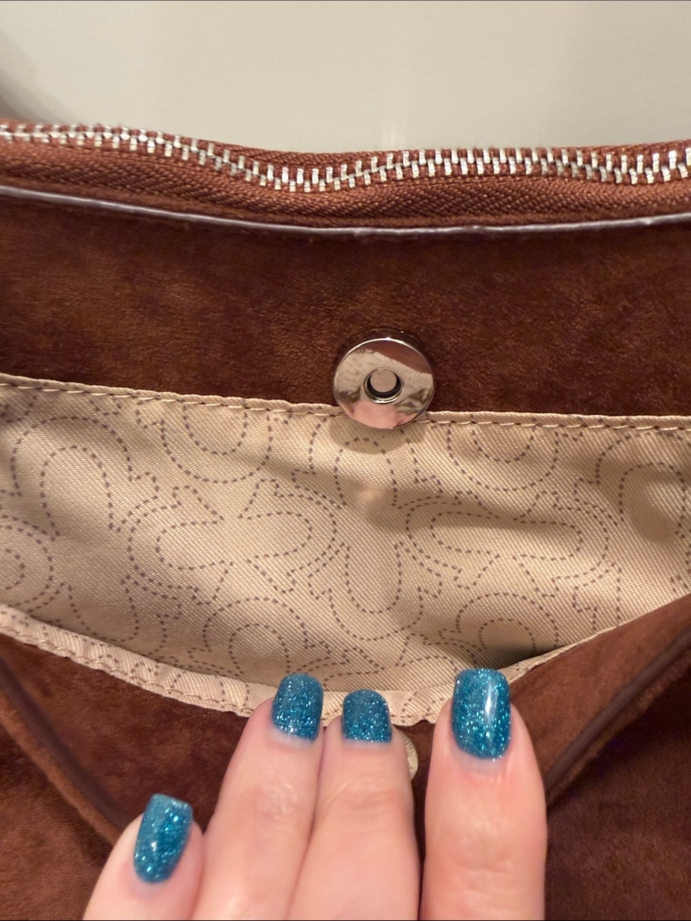 NWT-VIRAL True Religion Brown Suede Fringe Shoulder Bag with Stud Accents. - Picture 11 of 16